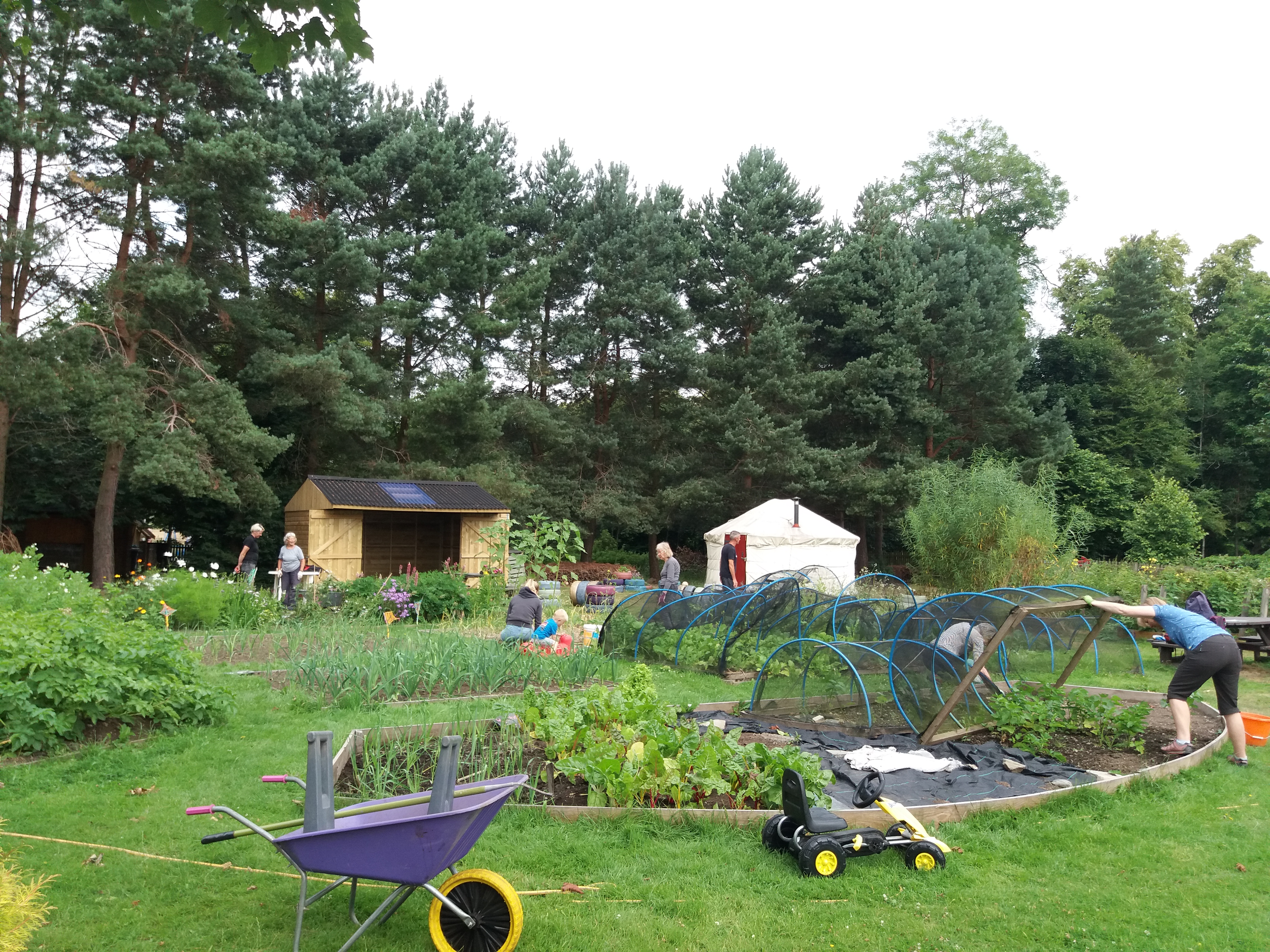 Background image - Volunteers With Yurt And Barn Greener Peebles